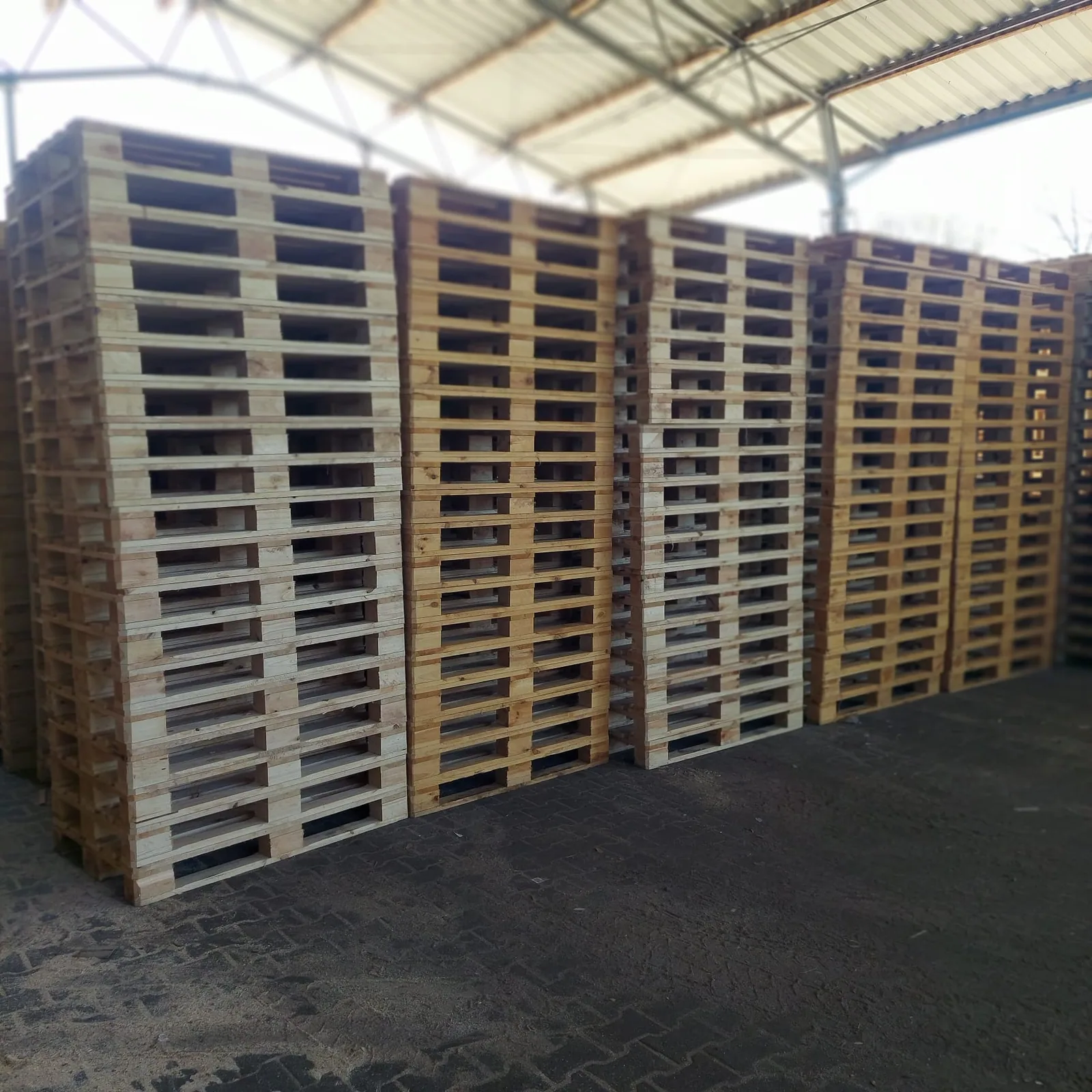 Gotowe palety przemysłowe Legno